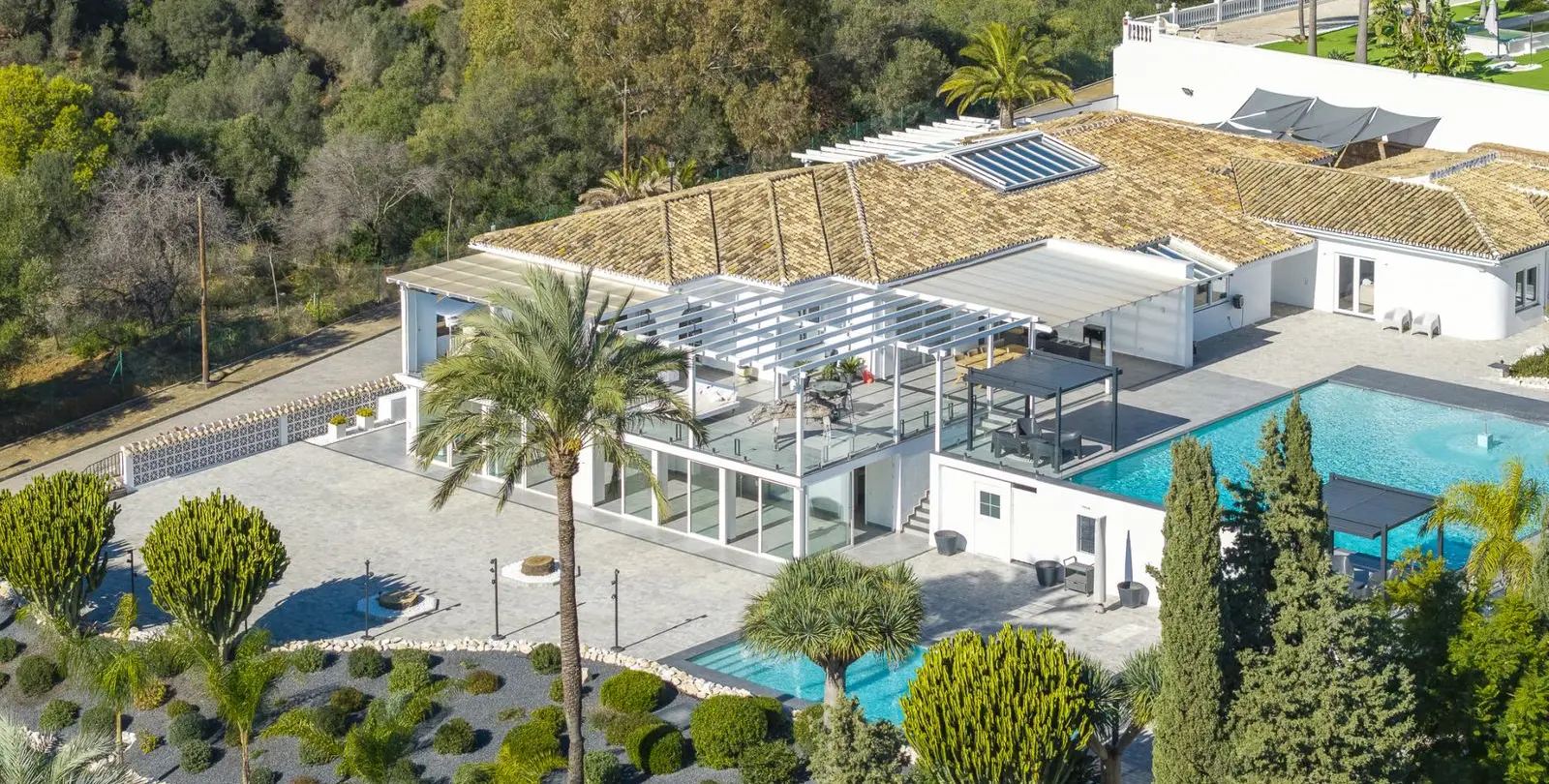 Sale of detached villa in Elviria 49