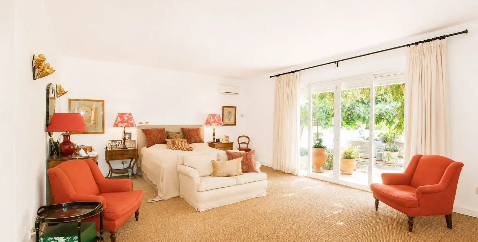 Sale of detached villa in La Quinta 9