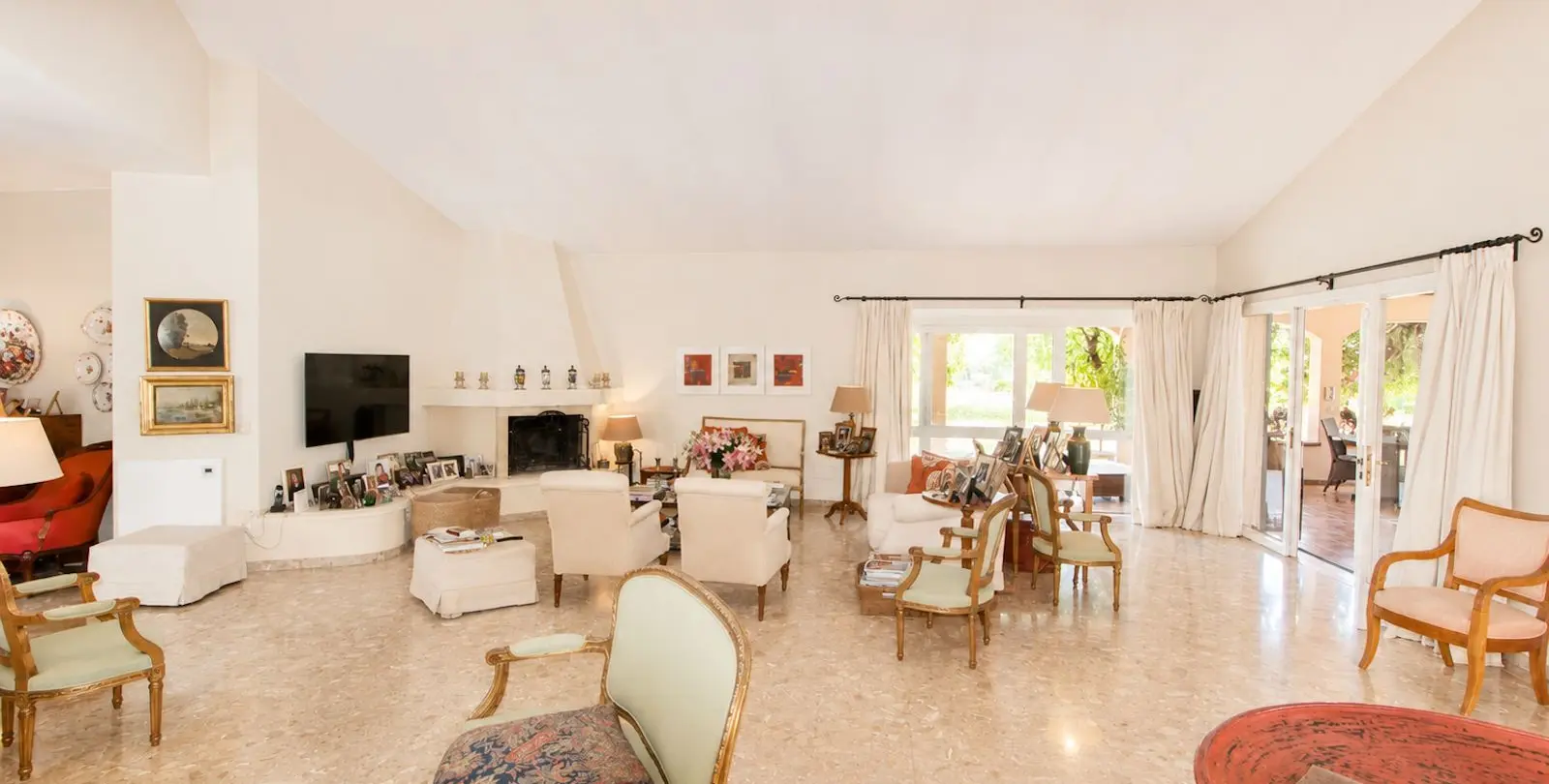 Sale of detached villa in La Quinta 26