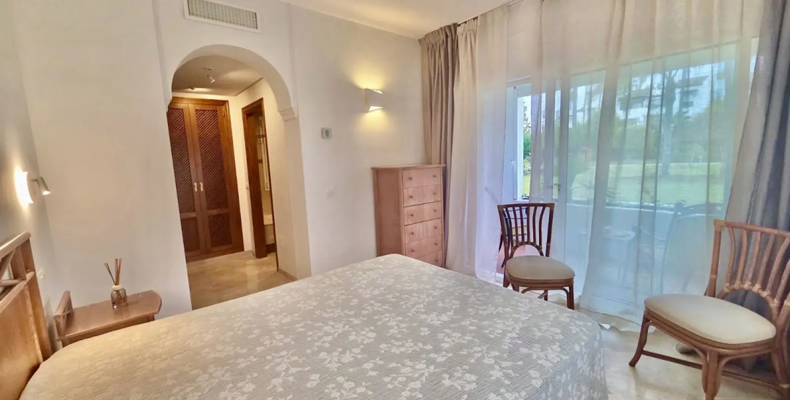 Long-term rent of ground floor apartment in Costalita 11