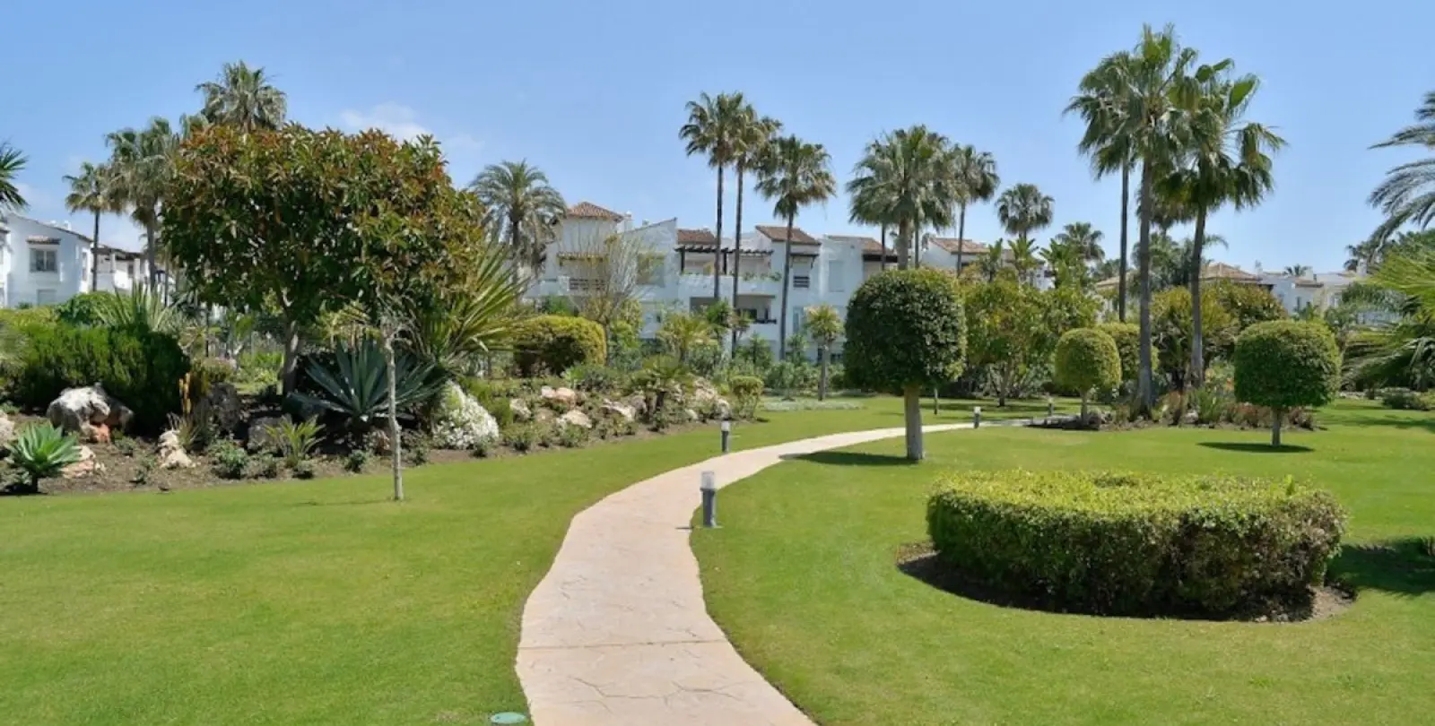 Long-term rent of ground floor apartment in Costalita 16