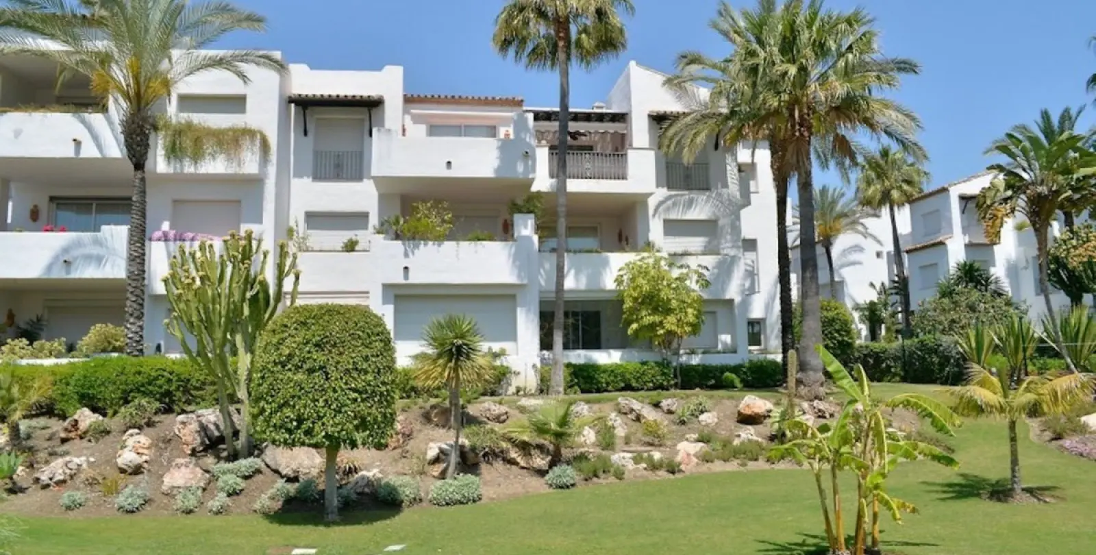 Long-term rent of ground floor apartment in Costalita 17