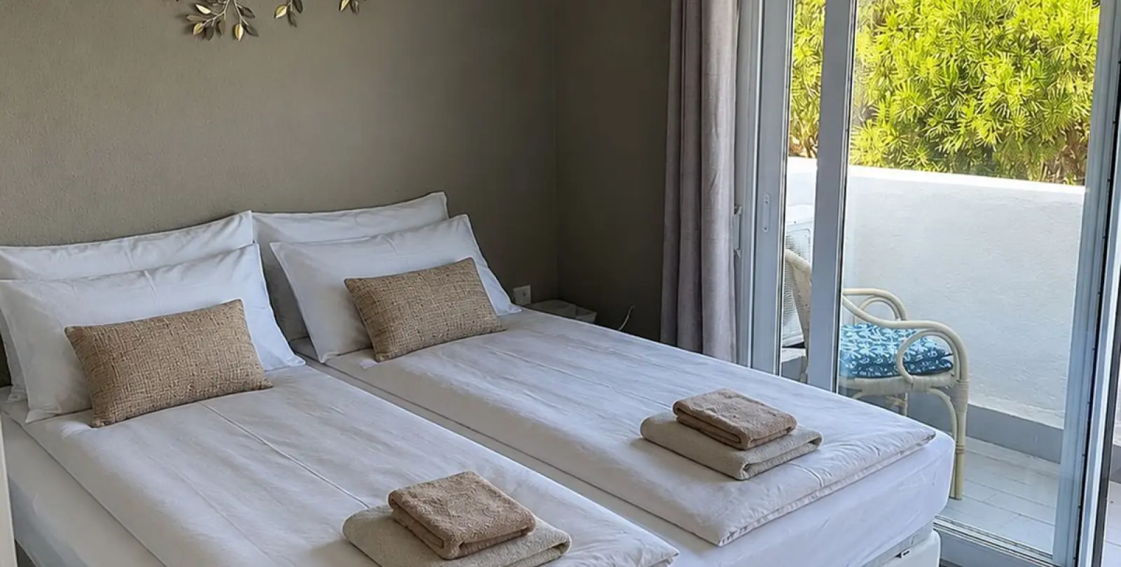 Sale of penthouse in Calahonda 14