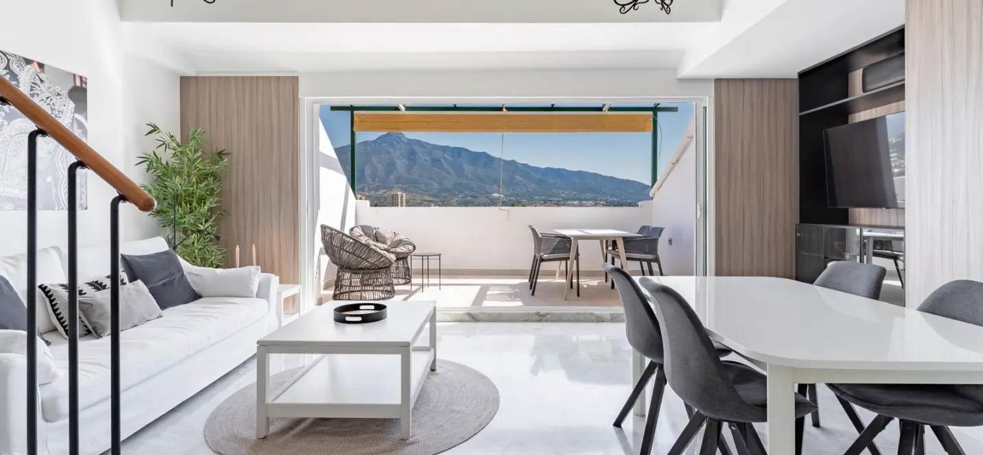 Venta de ático dúplex en Nueva Andalucía 1