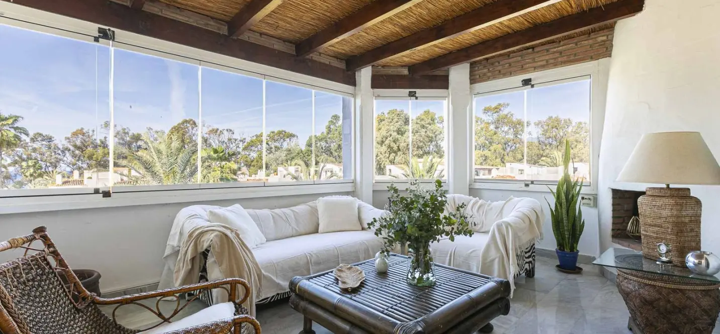 Sale of penthouse duplex in Elviria 2