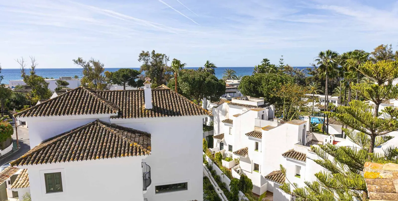 Продажа двухуровневого пентхауса в Elviria 10