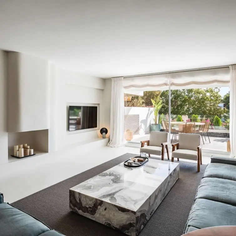 Venta de apartamento en planta media en The Golden Mile