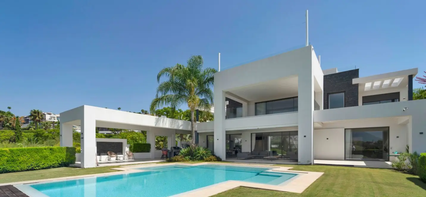 Long-term rent of detached villa in Benahavís 0