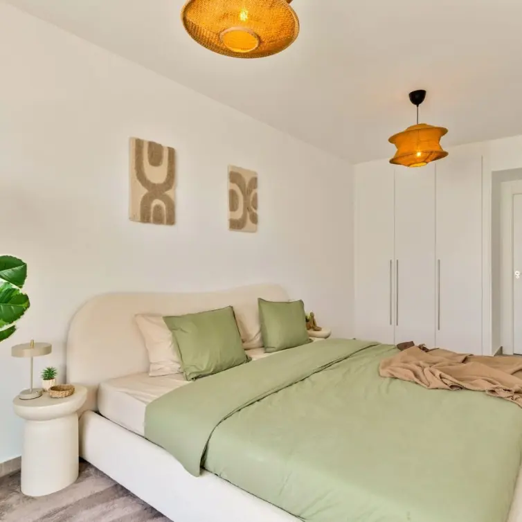 Sale of middle floor apartment in Estepona