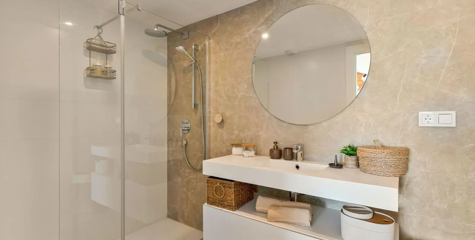 Sale of middle floor apartment in Estepona 6