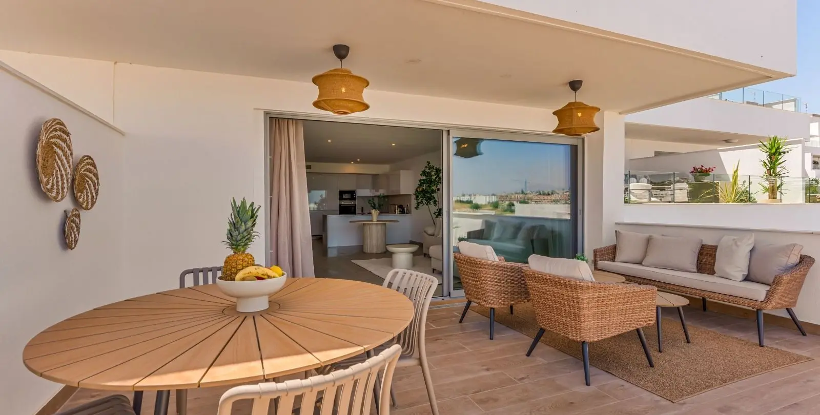 Sale of middle floor apartment in Estepona 11