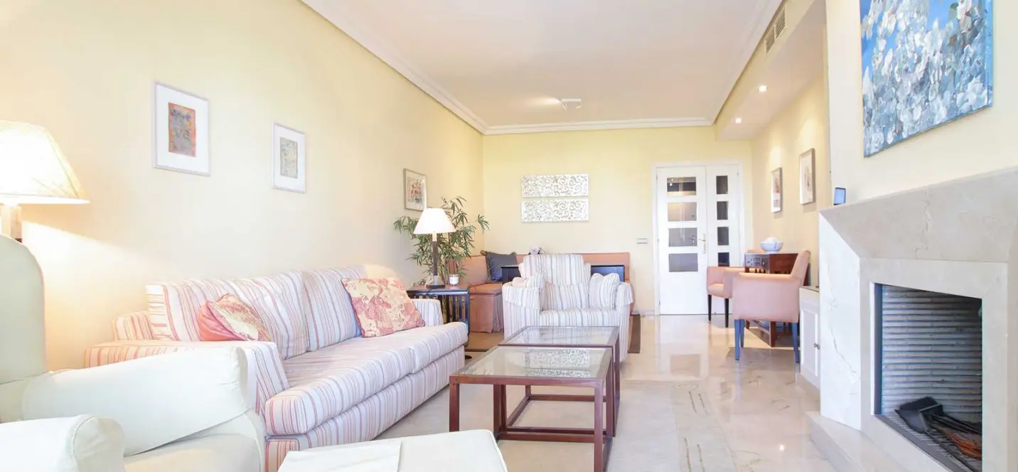 Sale of middle floor apartment in Nueva Andalucía 1