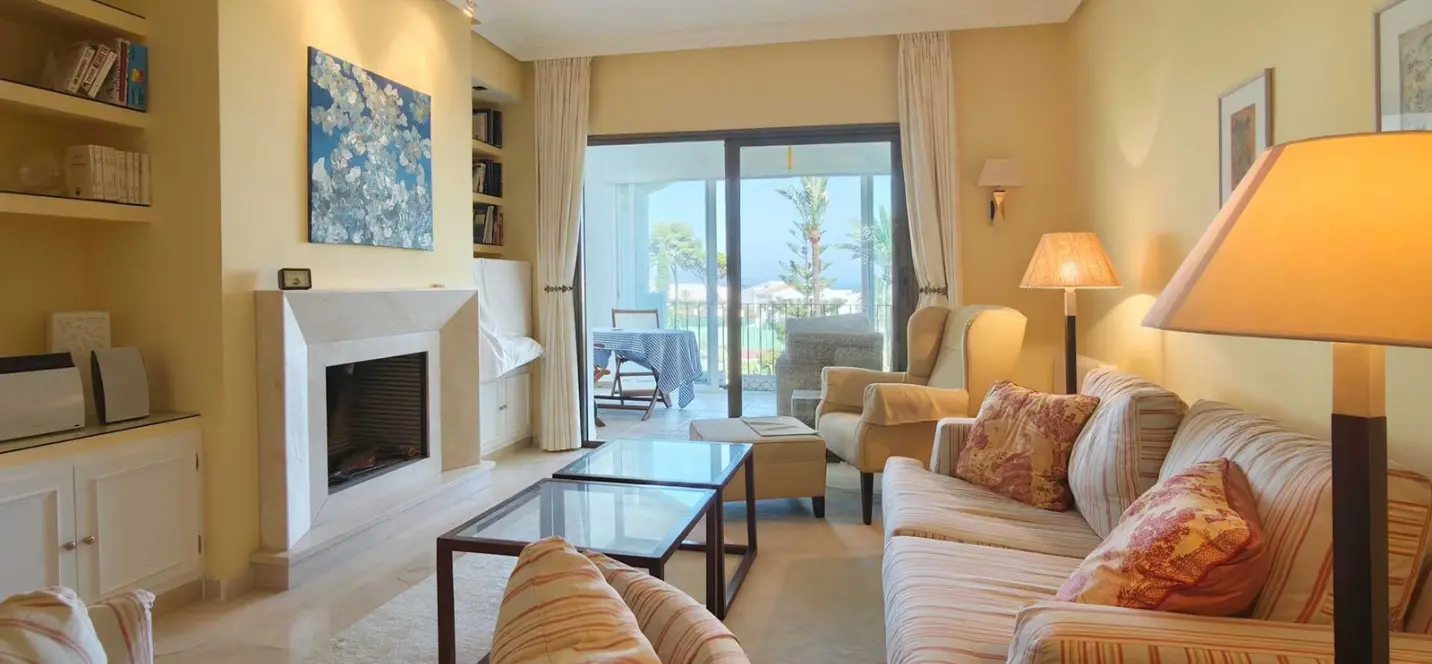 Sale of middle floor apartment in Nueva Andalucía 2