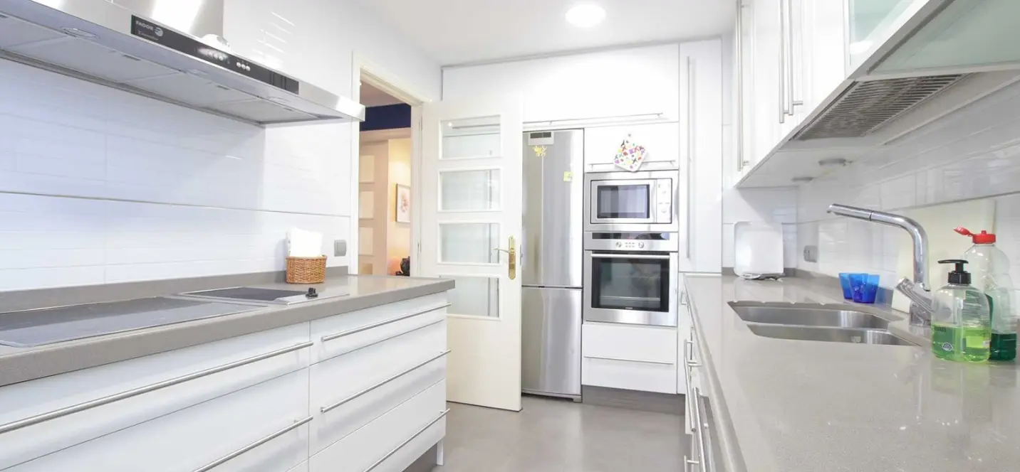 Sale of middle floor apartment in Nueva Andalucía 4