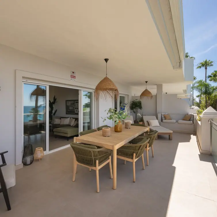 Venta de apartamento en planta media en Estepona