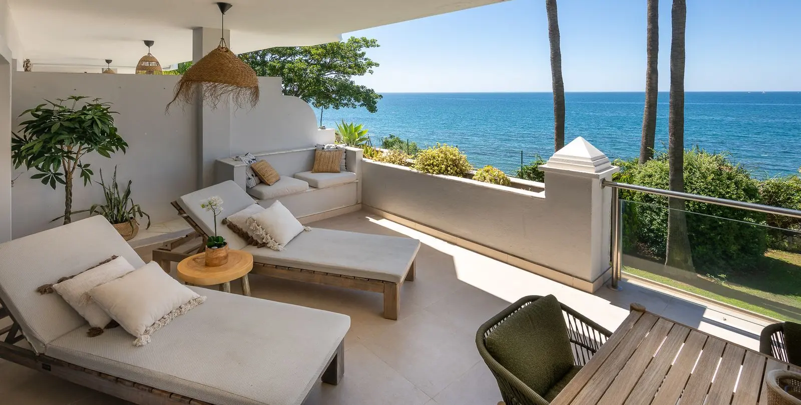 Продажа апартаментов на среднем этаже в Estepona 4