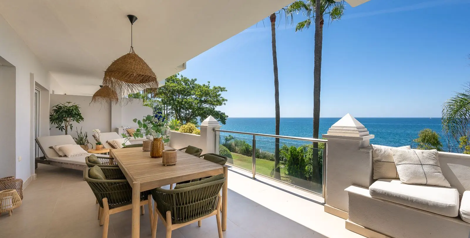 Продажа апартаментов на среднем этаже в Estepona 5
