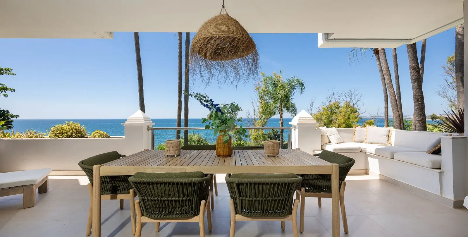 Продажа апартаментов на среднем этаже в Estepona 6