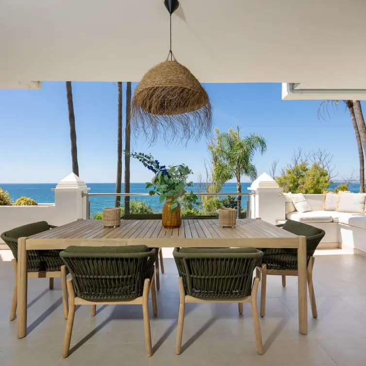 Venta de apartamento en planta media en Estepona