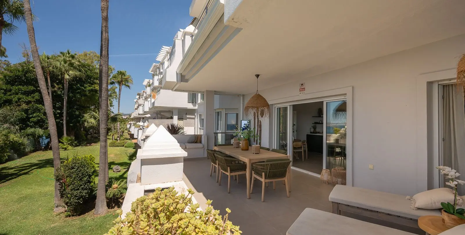 Продажа апартаментов на среднем этаже в Estepona 8
