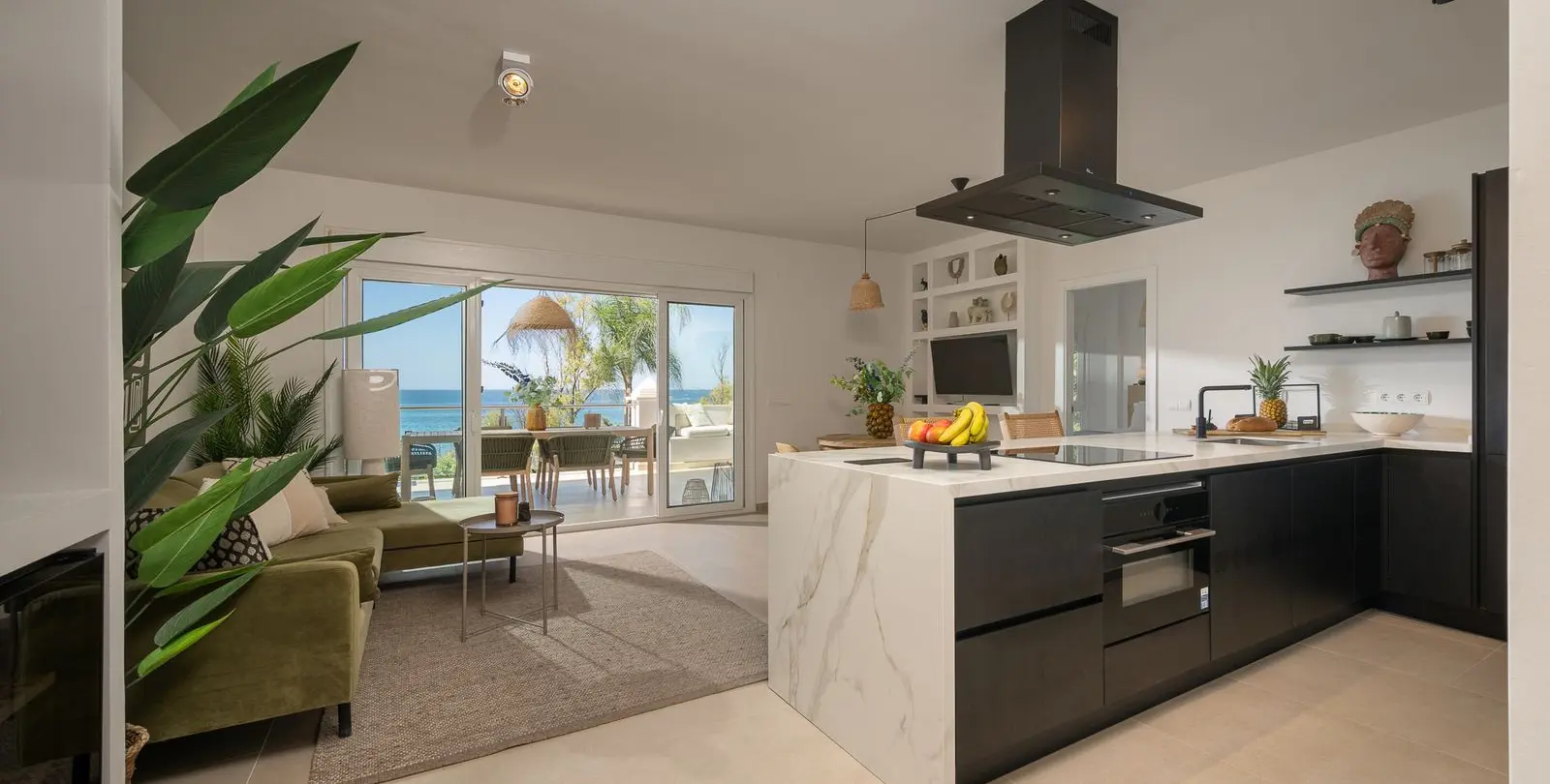 Продажа апартаментов на среднем этаже в Estepona 11