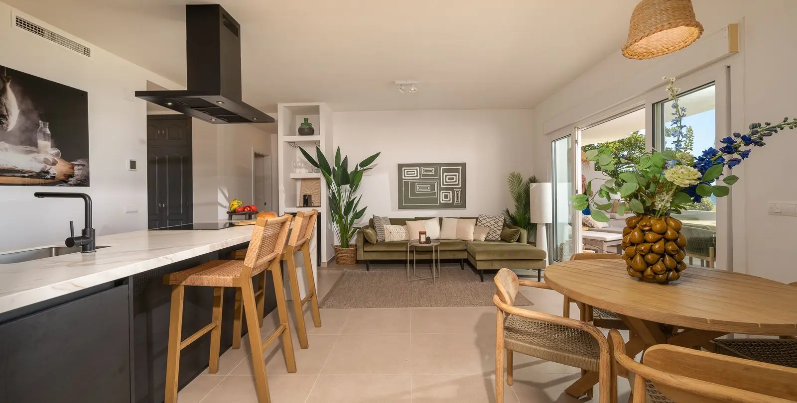 Продажа апартаментов на среднем этаже в Estepona 15