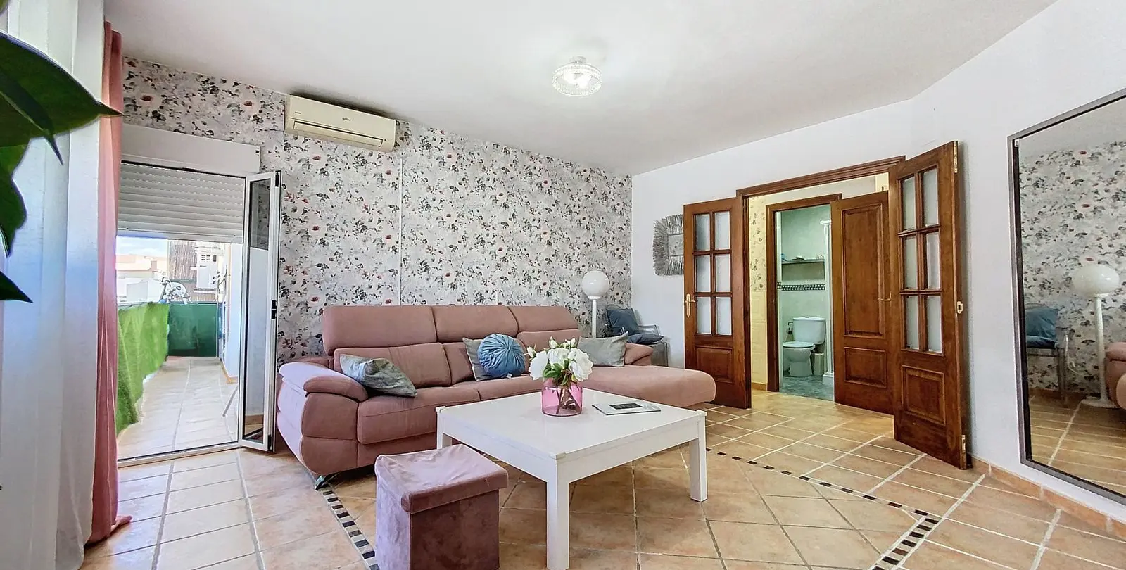 Продажа апартаментов на среднем этаже в Estepona 2