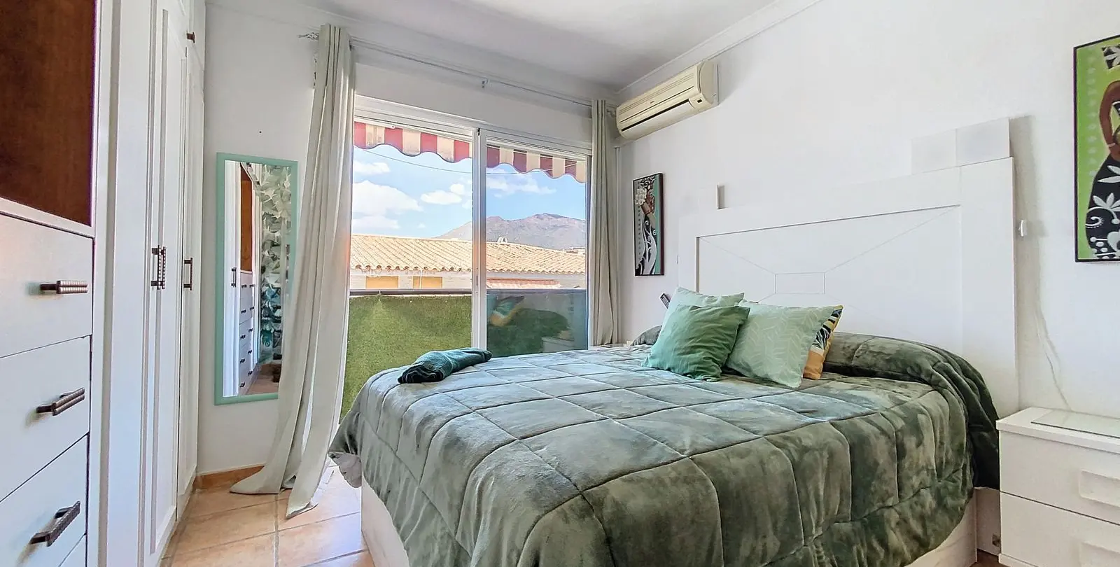 Продажа апартаментов на среднем этаже в Estepona 3