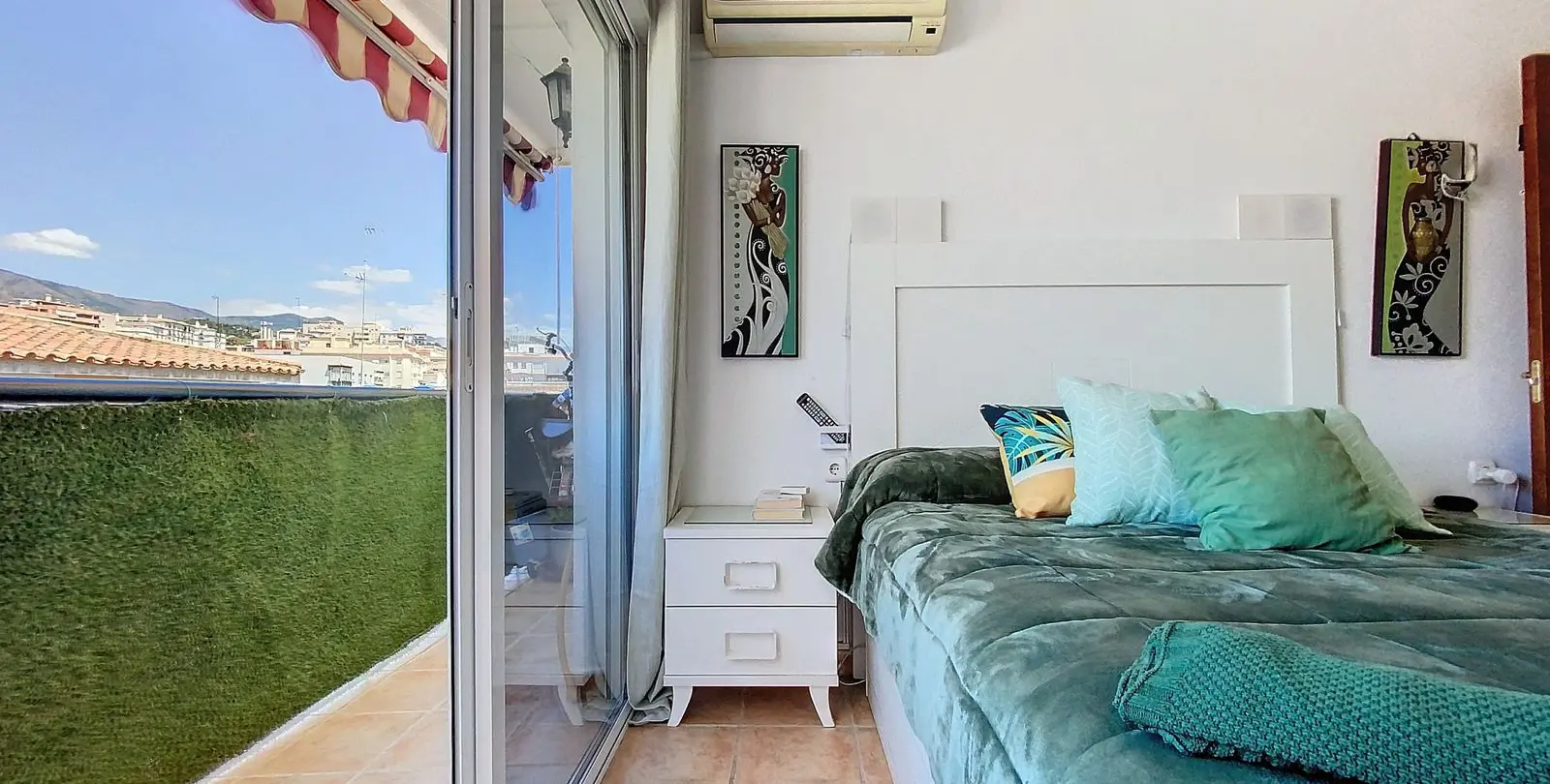 Продажа апартаментов на среднем этаже в Estepona 5