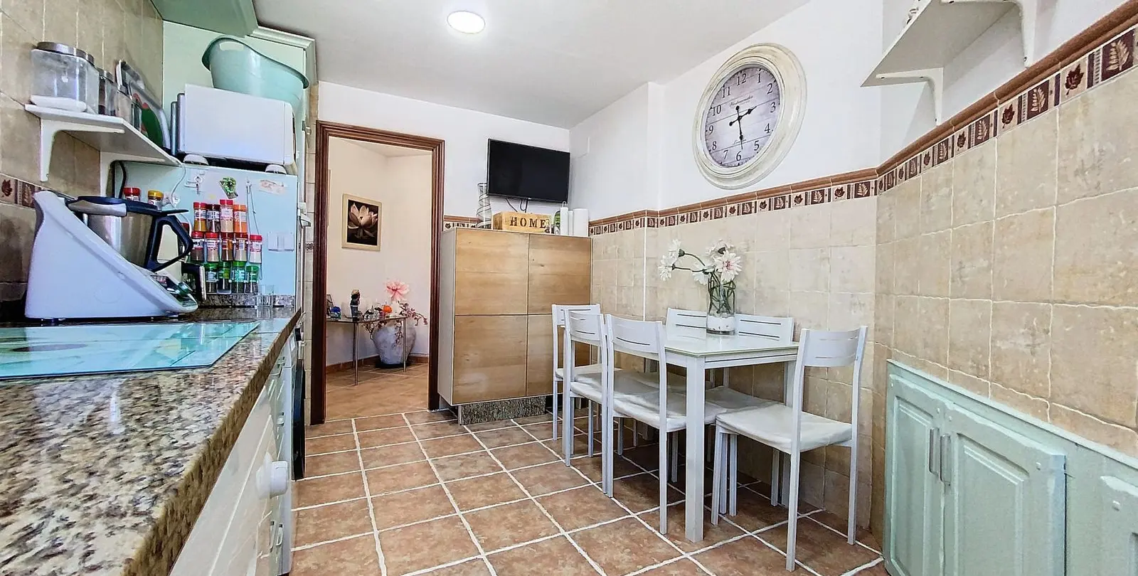 Продажа апартаментов на среднем этаже в Estepona 25