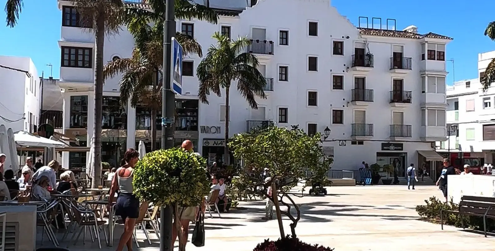Продажа апартаментов на среднем этаже в Estepona 27