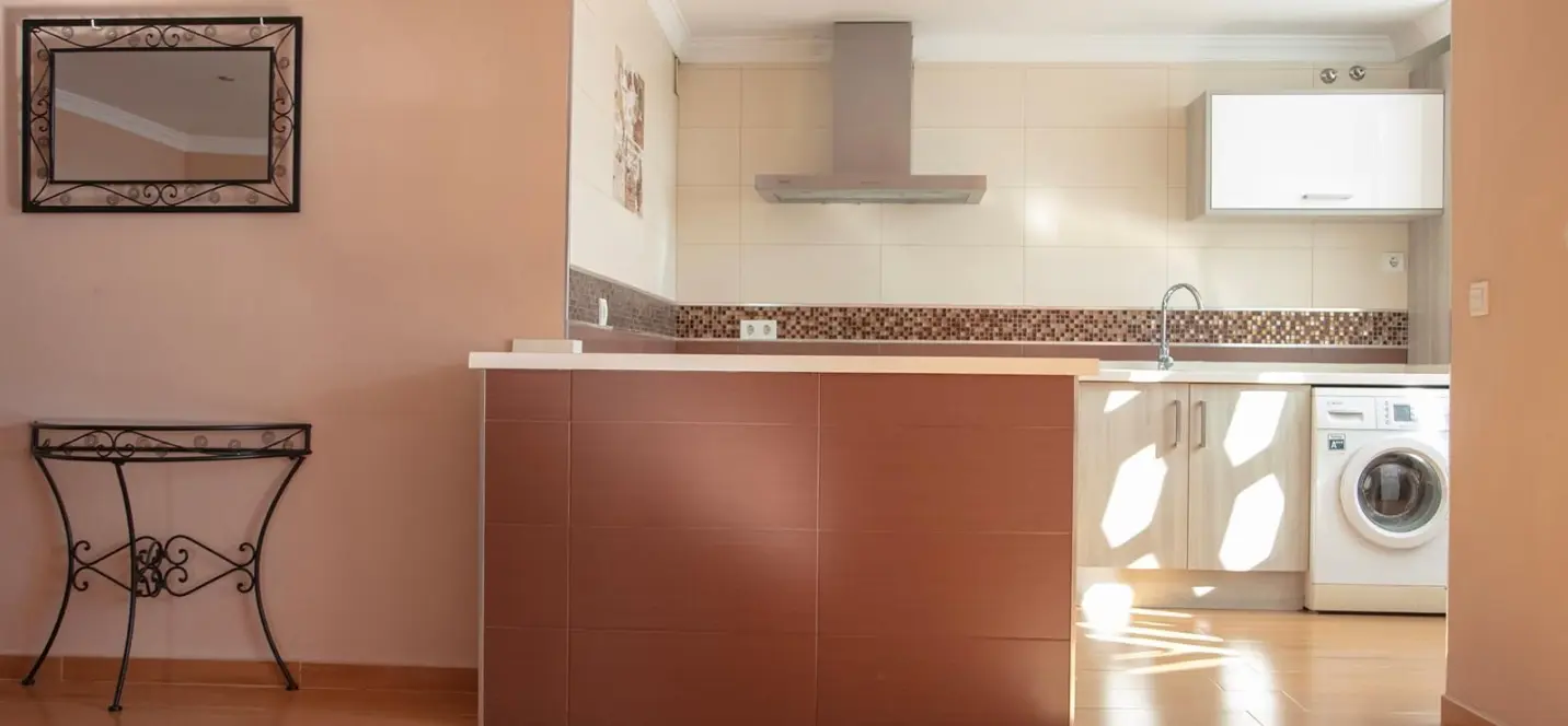 Sale of middle floor apartment in San Pedro de Alcántara 2