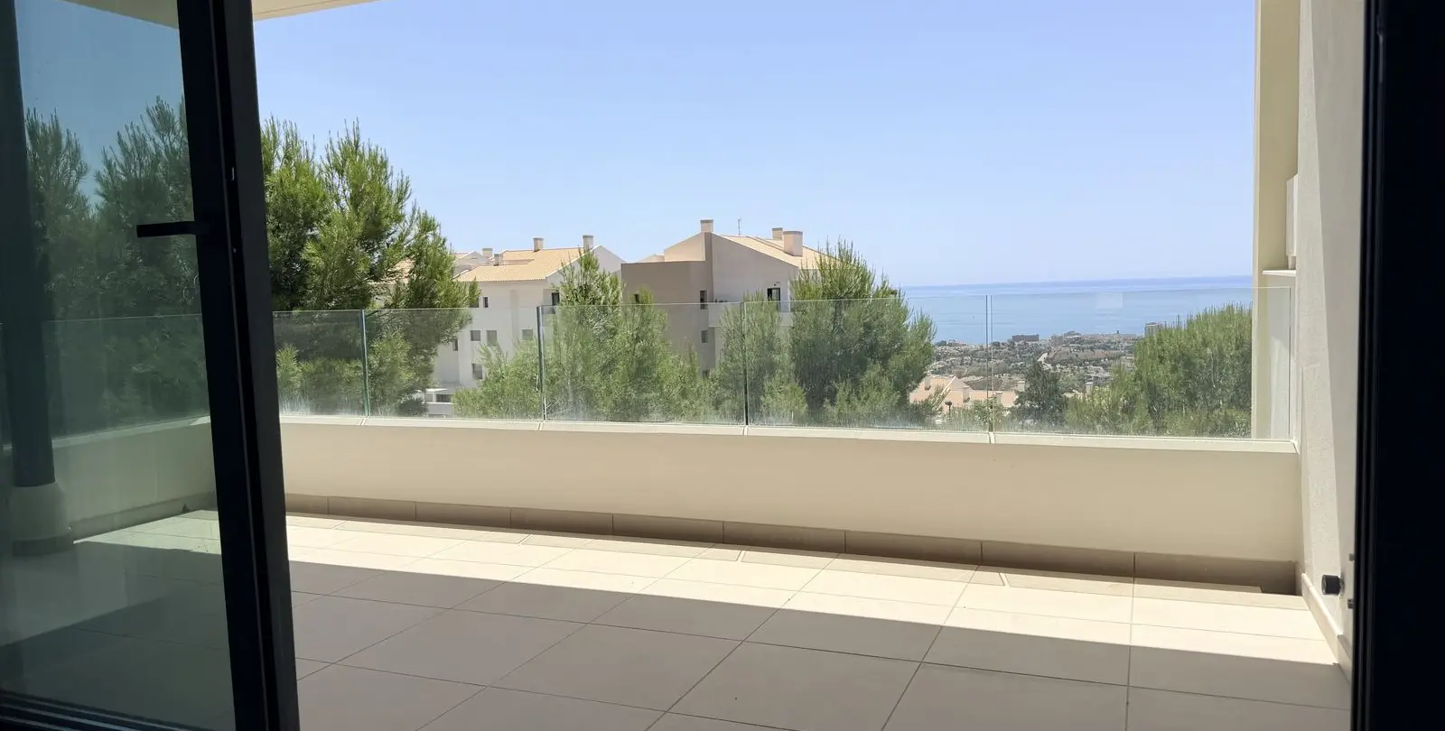 Venta de apartamento en planta media en Benalmadena 11