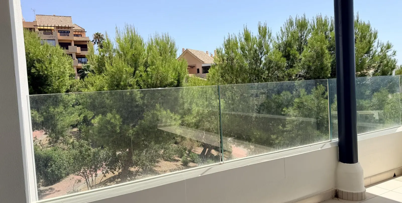 Venta de apartamento en planta media en Benalmadena 15