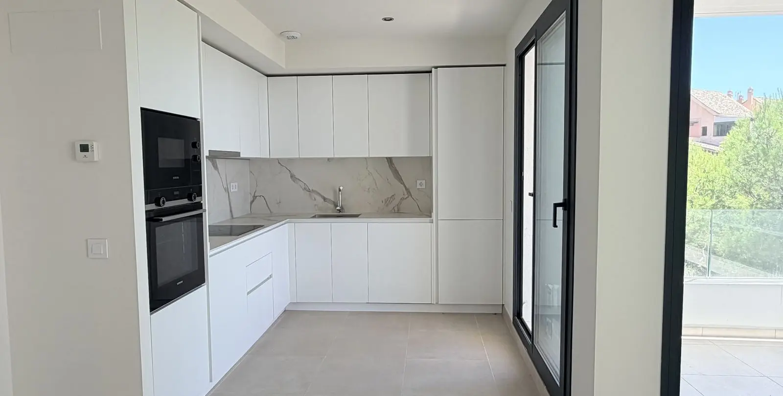Venta de apartamento en planta media en Benalmadena 18