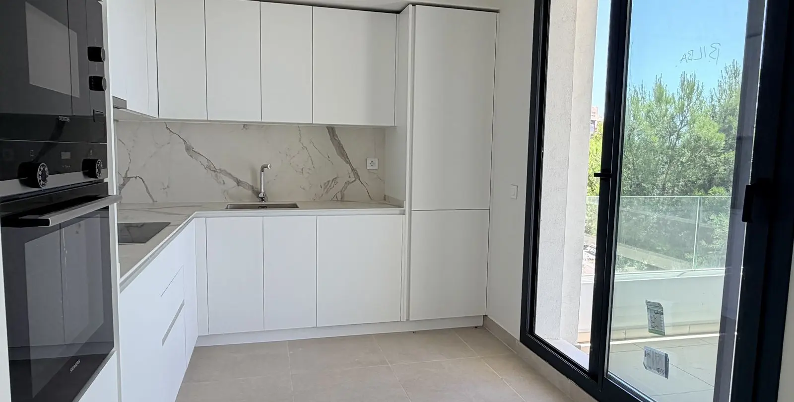 Venta de apartamento en planta media en Benalmadena 19