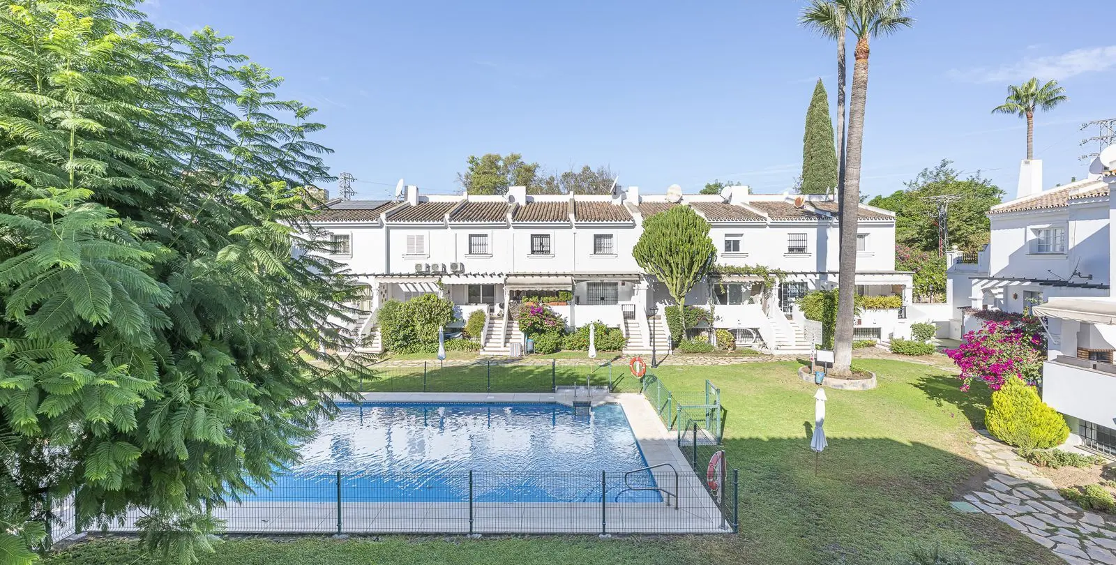 Venta de casa pareada en Nueva Andalucía 15