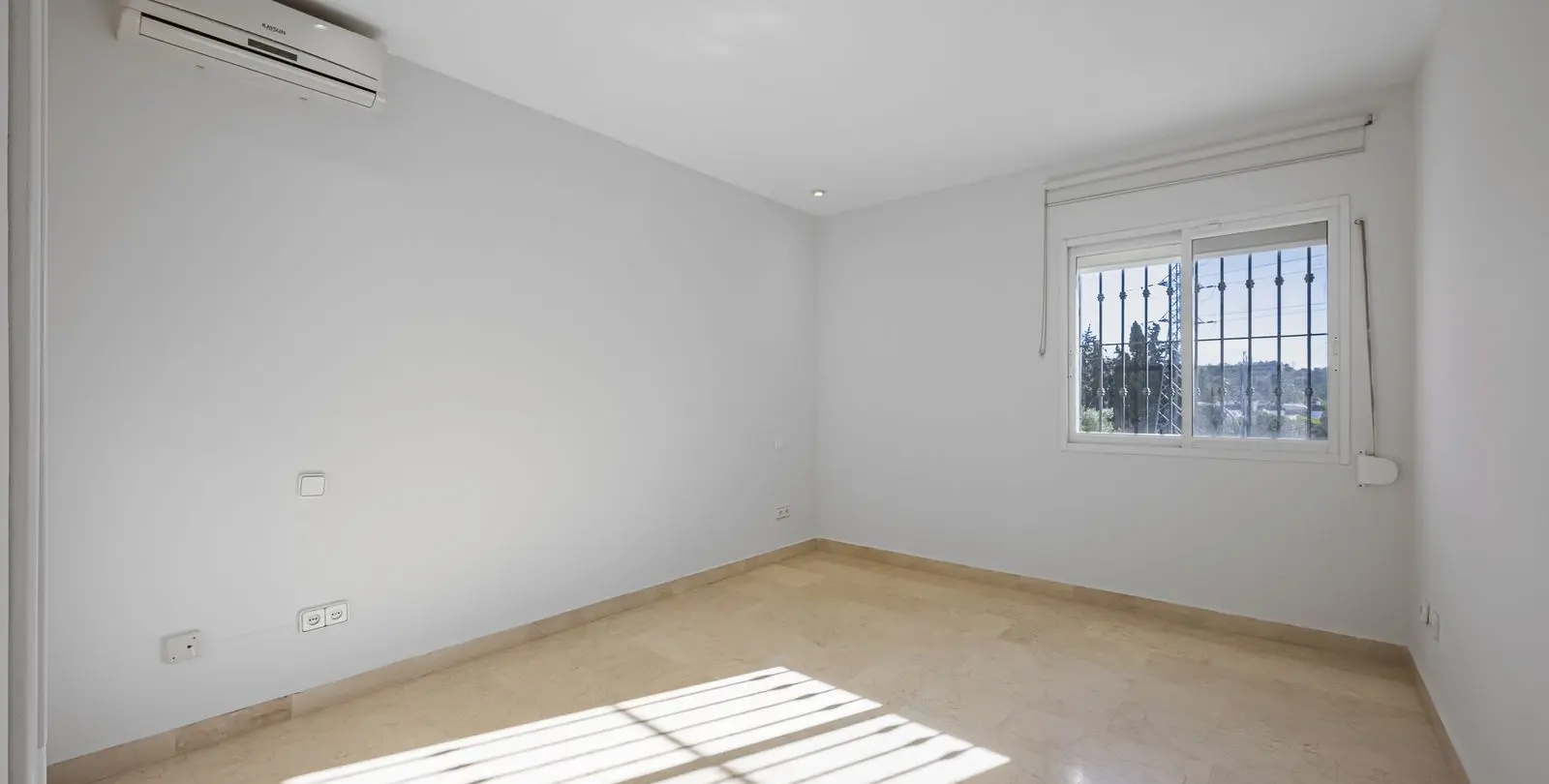 Venta de casa pareada en Nueva Andalucía 20