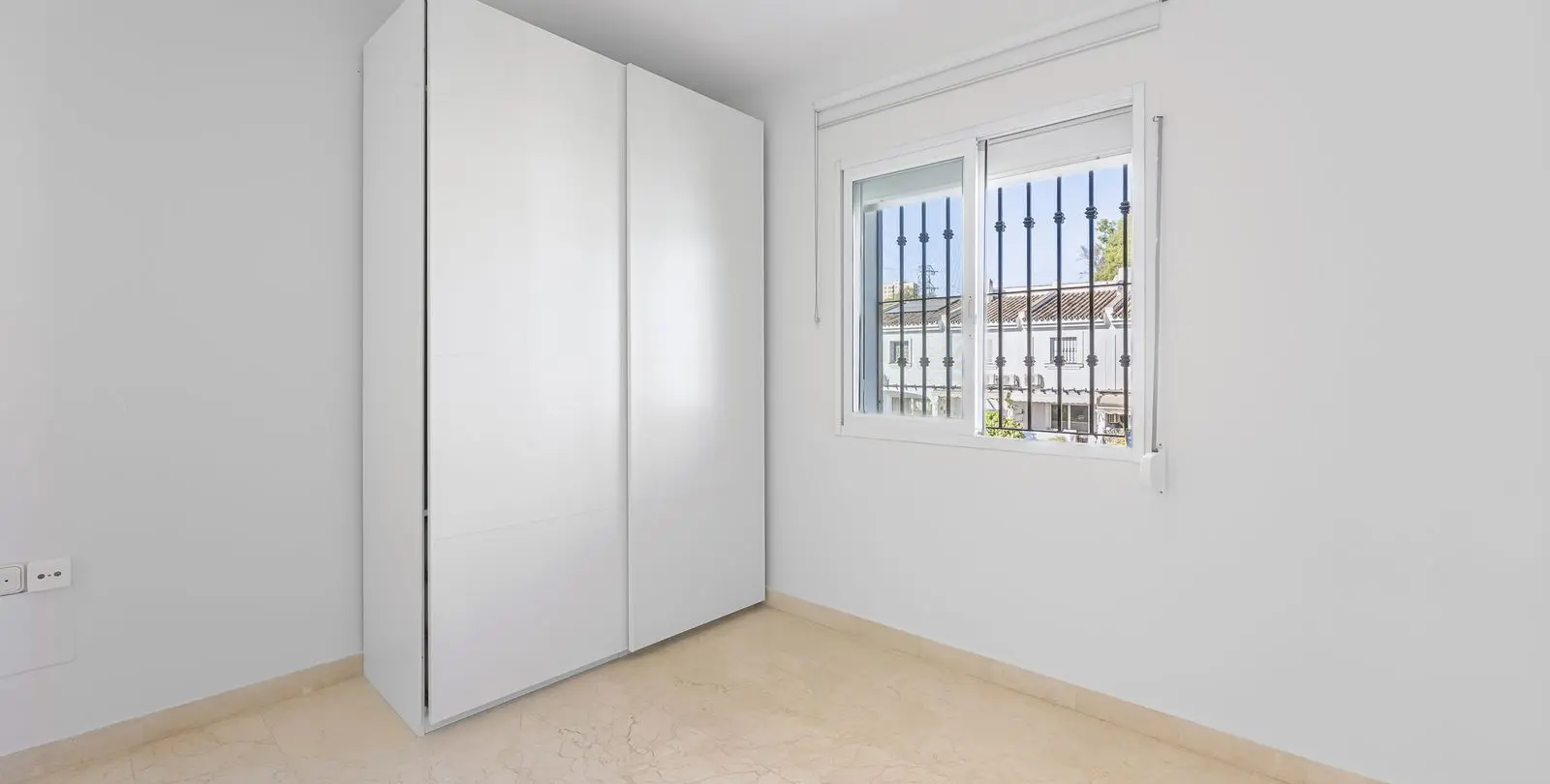 Venta de casa pareada en Nueva Andalucía 23