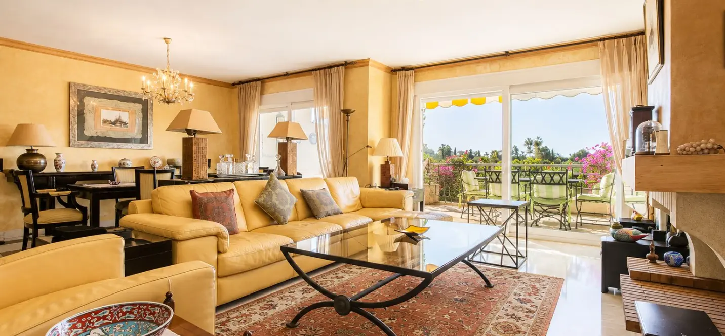 Venta de ático dúplex en Guadalmina Baja 2