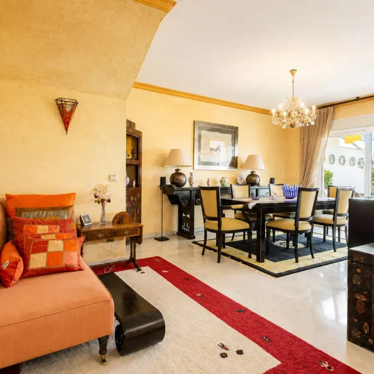 Venta de ático dúplex en Guadalmina Baja
