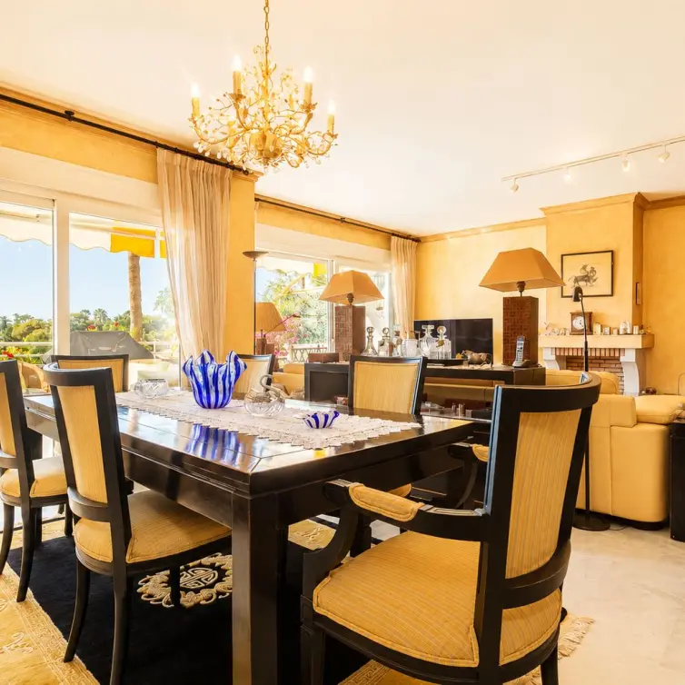 Venta de ático dúplex en Guadalmina Baja