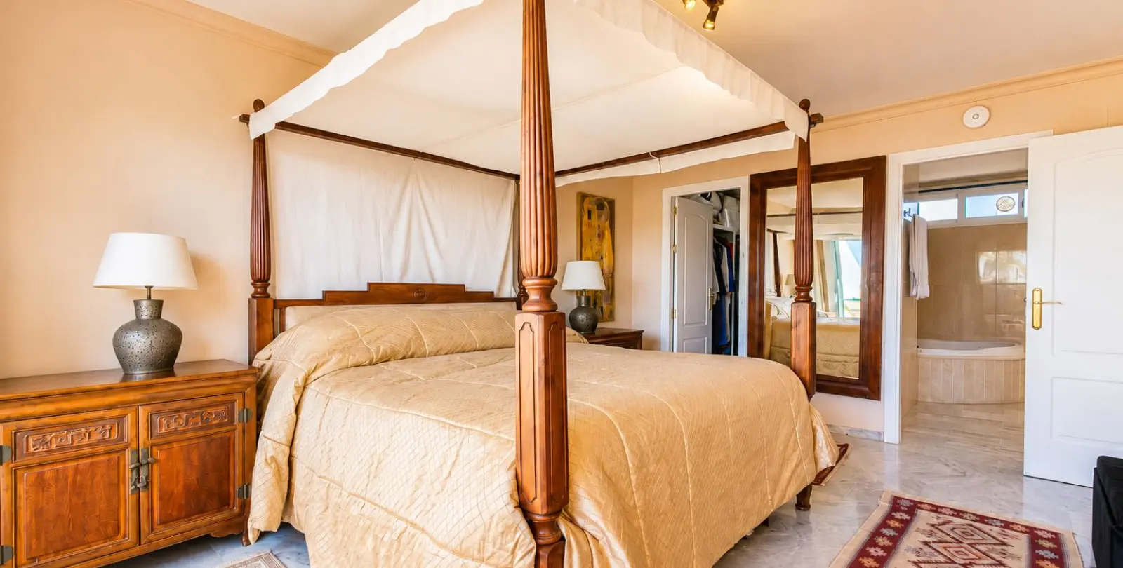 Venta de ático dúplex en Guadalmina Baja 22