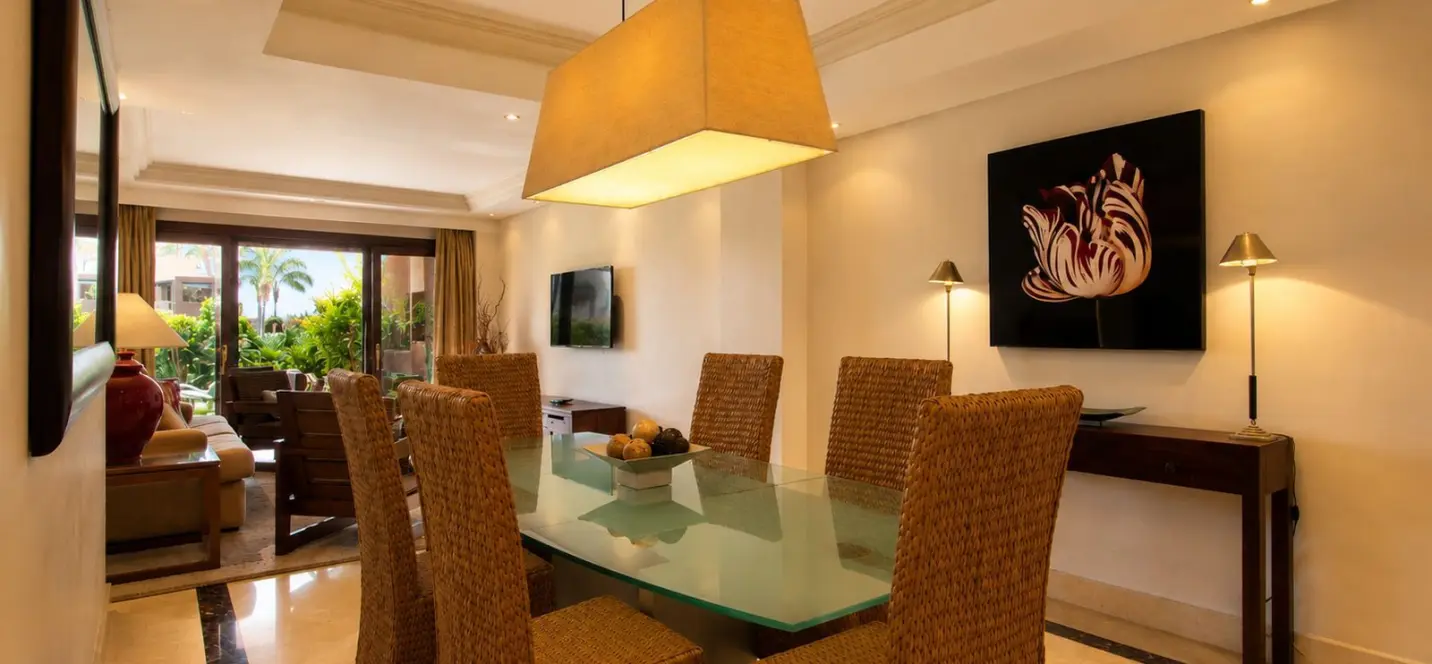 Venta de apartamento en planta baja en Estepona 2