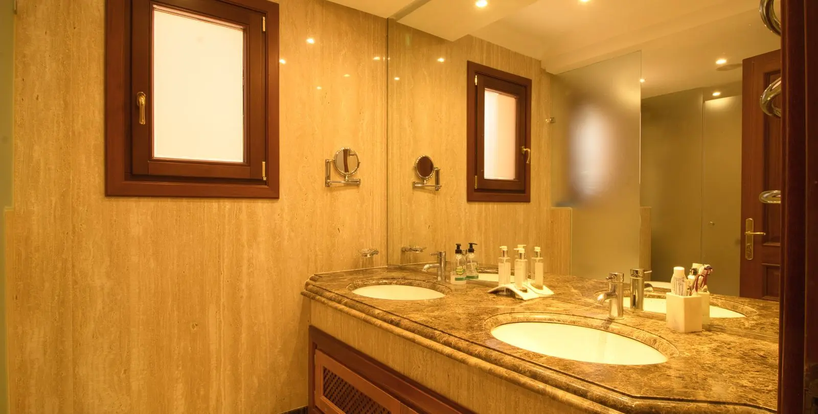 Venta de apartamento en planta baja en Estepona 11