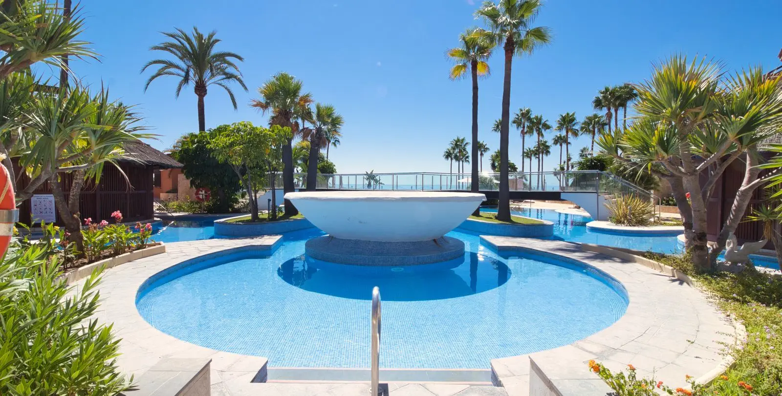 Venta de apartamento en planta baja en Estepona 15