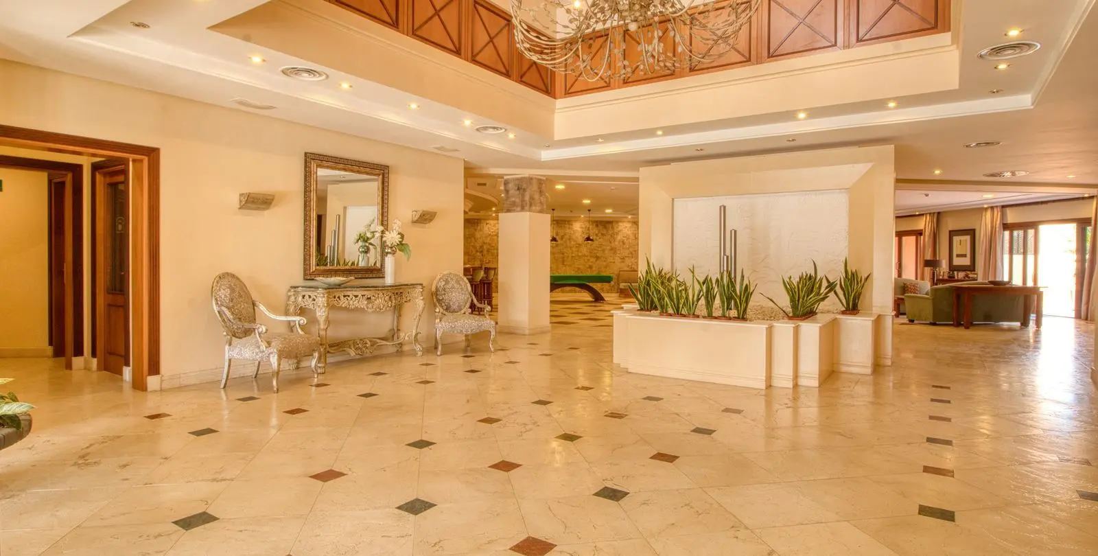 Venta de apartamento en planta baja en Estepona 17