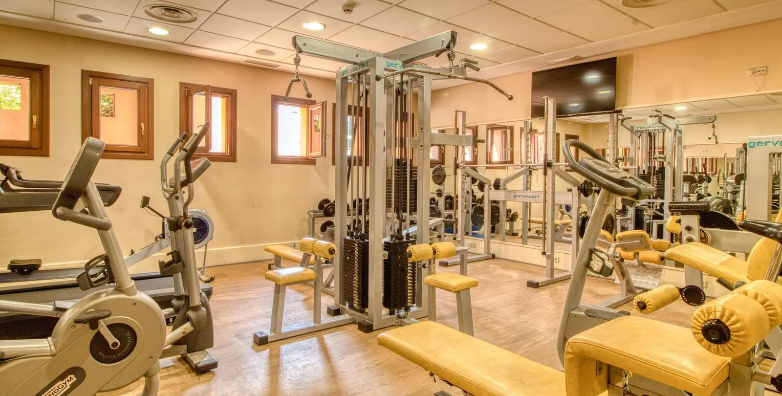 Venta de apartamento en planta baja en Estepona 18