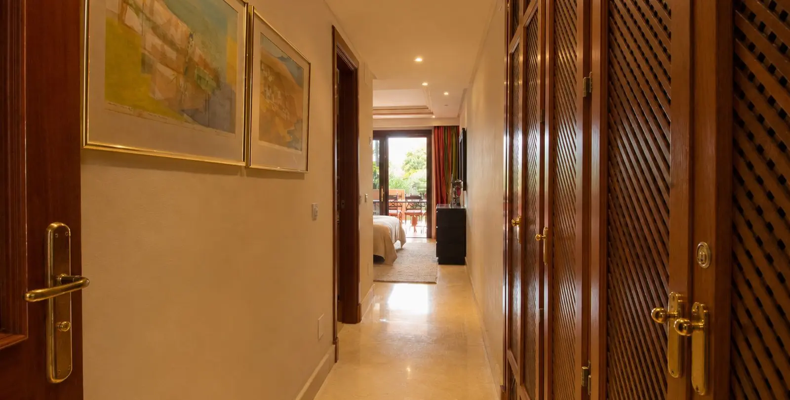 Venta de apartamento en planta baja en Estepona 27