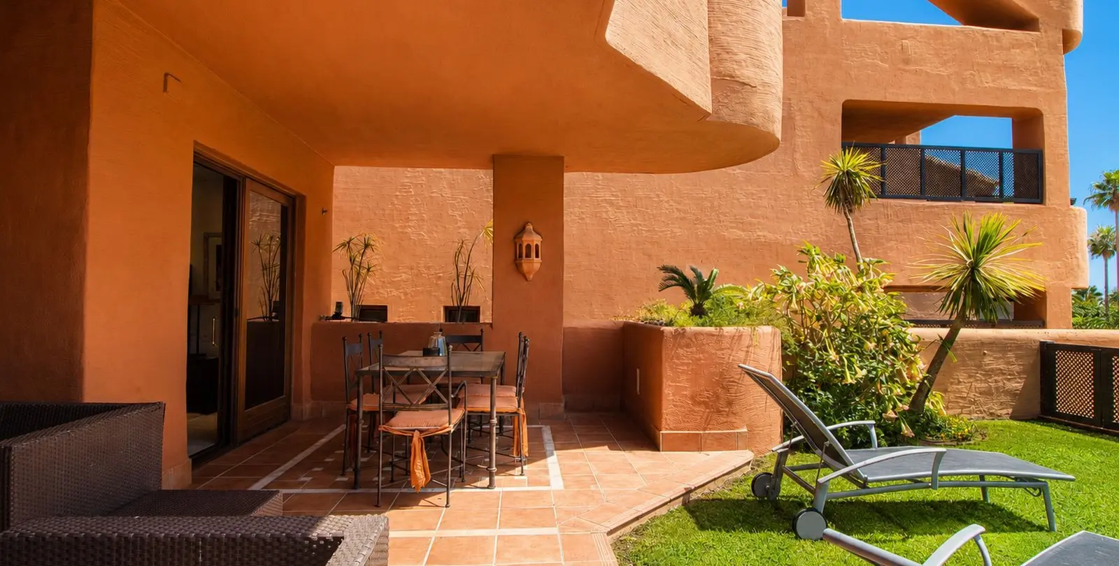 Venta de apartamento en planta baja en Estepona 28